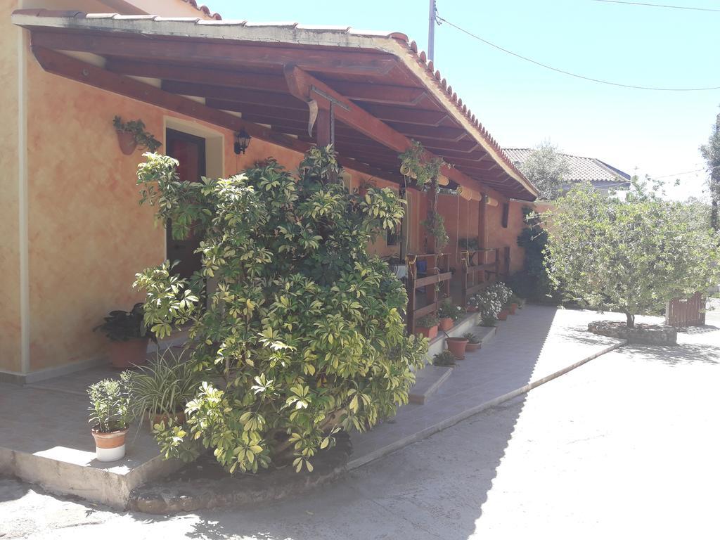 Domu De Palla- Iun-E5167 Bauladu Exterior foto
